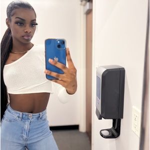 Meet your Posher, Jade